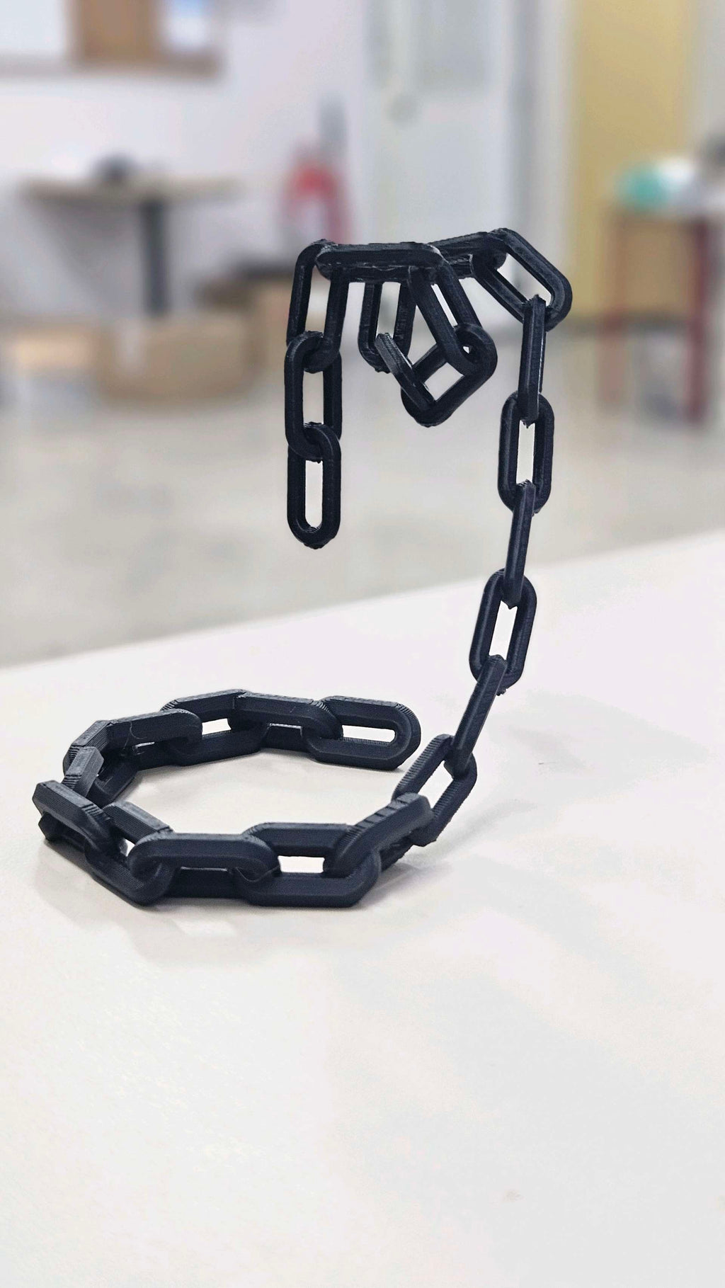 Floating Chain Pen Holder – Gravity Defying Desk Organizer, 3D Printed Levitating Pen Stand for Office, Home & Gaming Desk