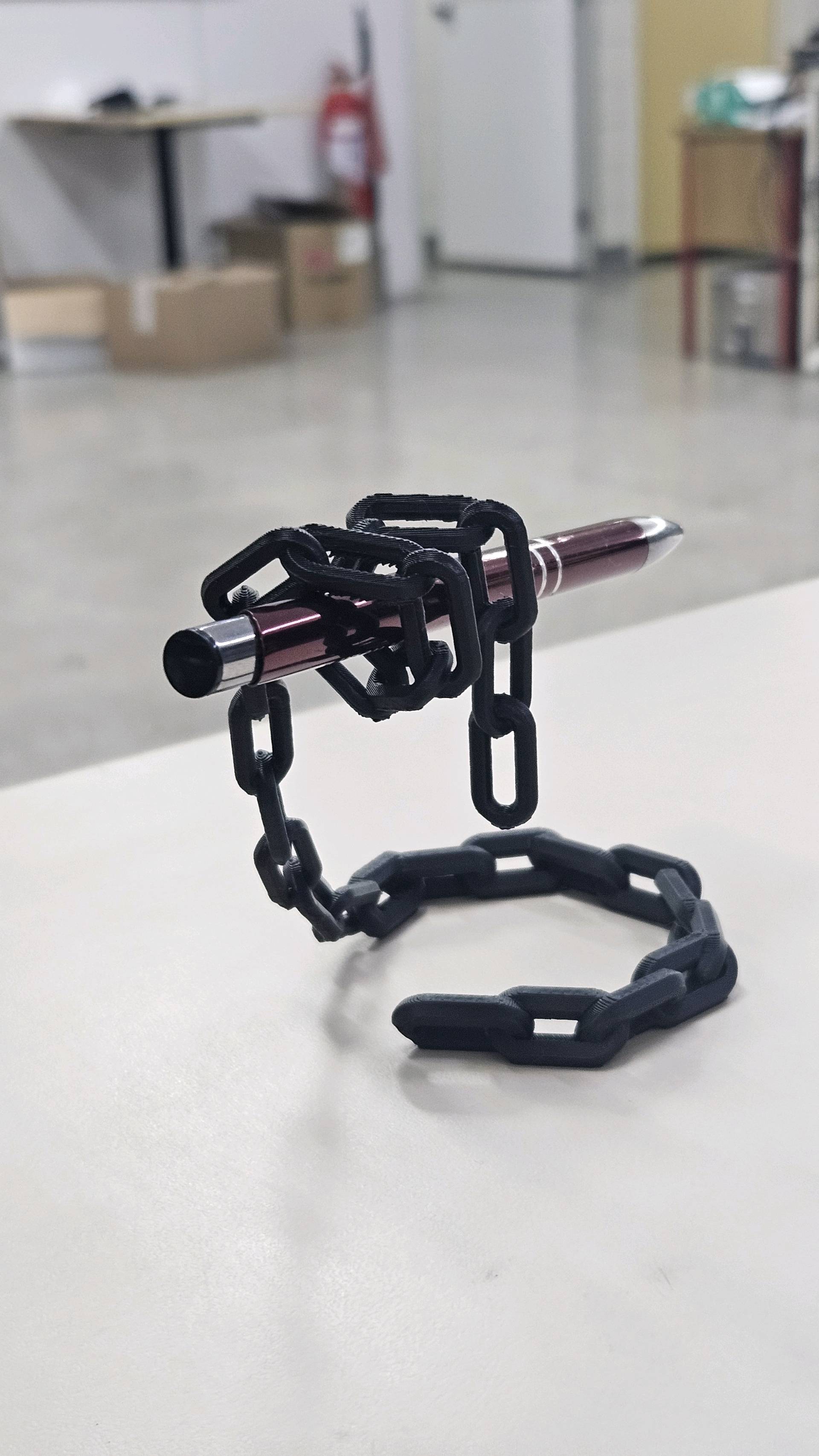 Floating Chain Pen Holder – Gravity Defying Desk Organizer, 3D Printed Levitating Pen Stand for Office, Home & Gaming Desk